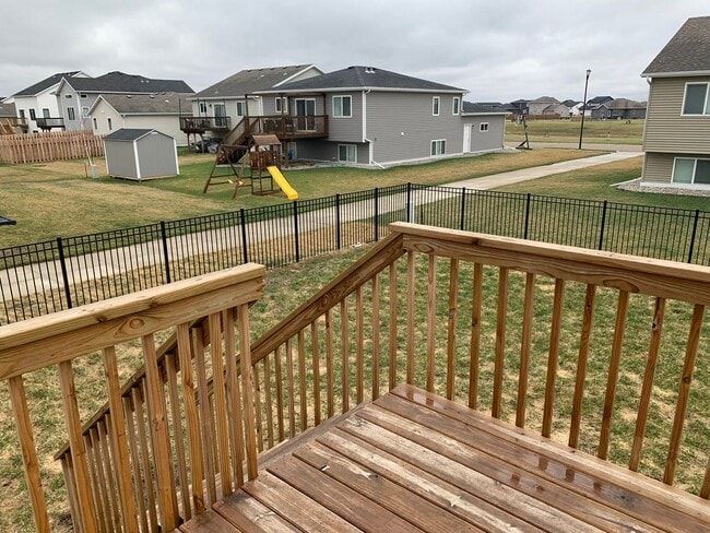 Building Photo - 3 Bed 2 Bath Single Family Home