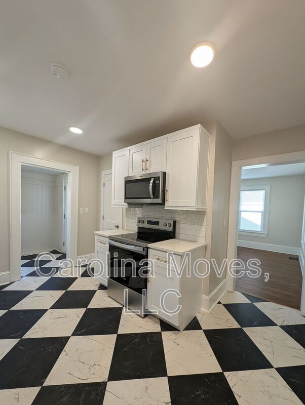 Building Photo - 1102 Easley Bridge Rd