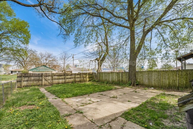 Building Photo - 32 Schultz Ave