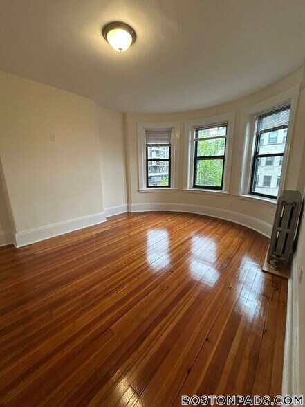 Building Photo - 885 Massachusetts Ave