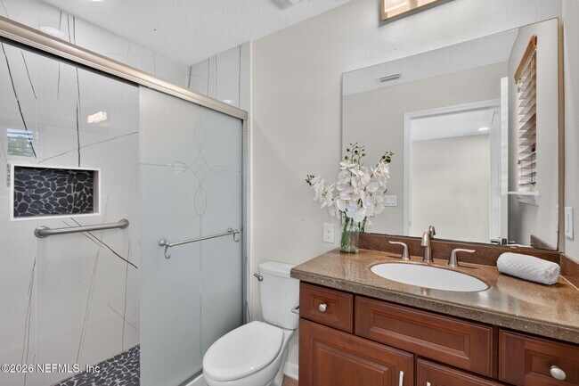 Building Photo - 127 Rockcreek Dr