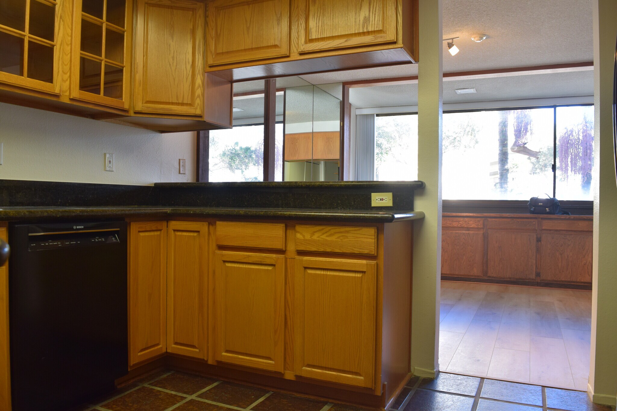 Building Photo - 575 Esplanade