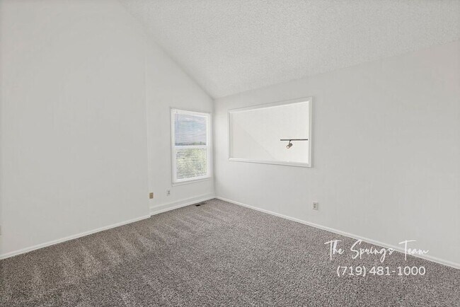 Building Photo - 5448 Fiesta Ln