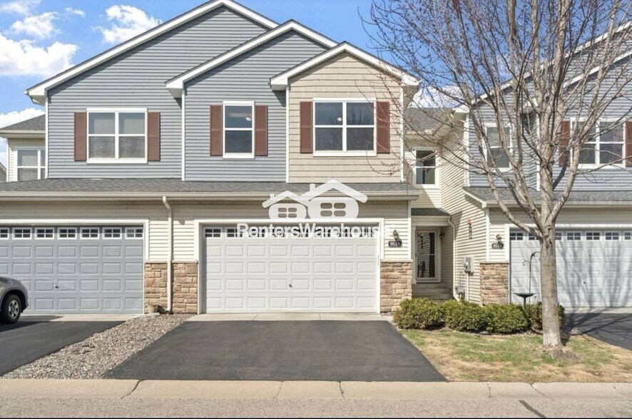 Primary Photo - 9518 Roosevelt Dr