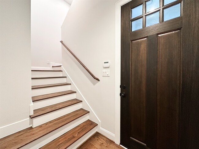 Building Photo - 10 Hermann Park Ct