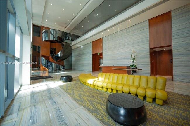 Building Photo - 1300 Brickell Bay Dr