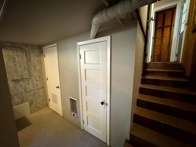 Building Photo - 4 Bedroom House Near Downtown Eugene