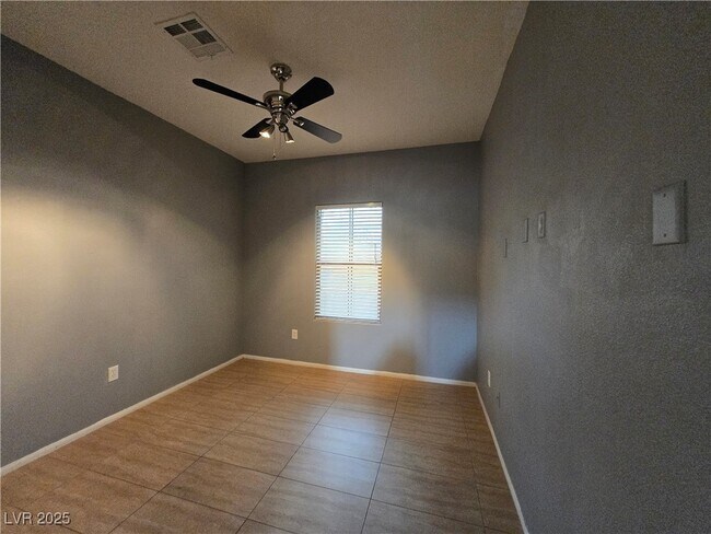 Building Photo - 10601 Cave Ridge St