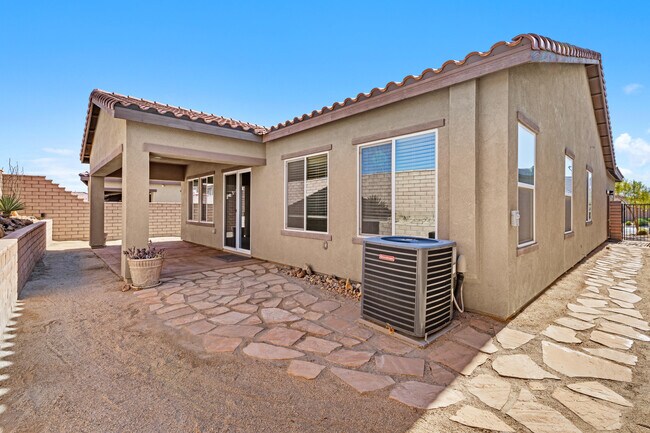 Building Photo - 43720 Vacanza Ct