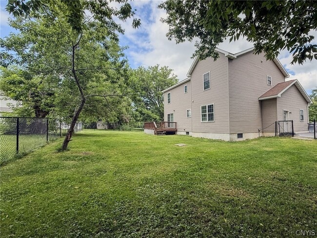 Building Photo - 923 Emmett St