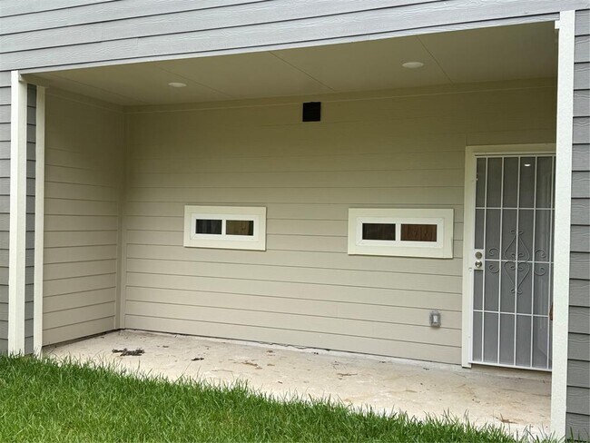 Building Photo - 3555 Noah St