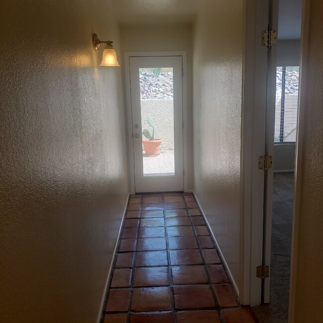 Building Photo - 7946 E Sabino Sunrise Cir