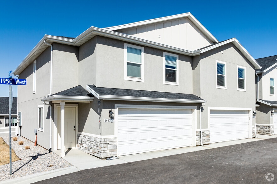 Building Entrance - Abington Heights Townhomes