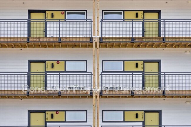 Building Photo - 901 E Main St