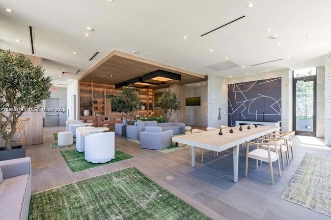 Building Photo - 23 NE 17th Ter