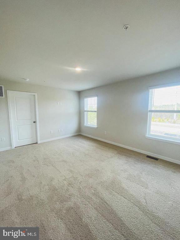 Building Photo - 280 Soft Rush Ln