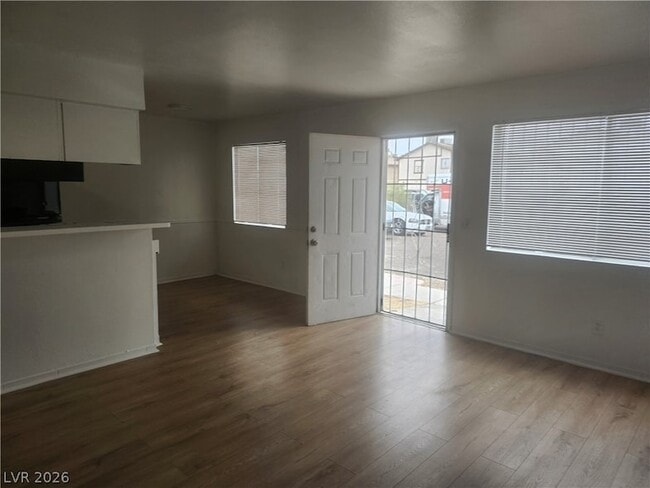 Building Photo - 1664 N Stevens St