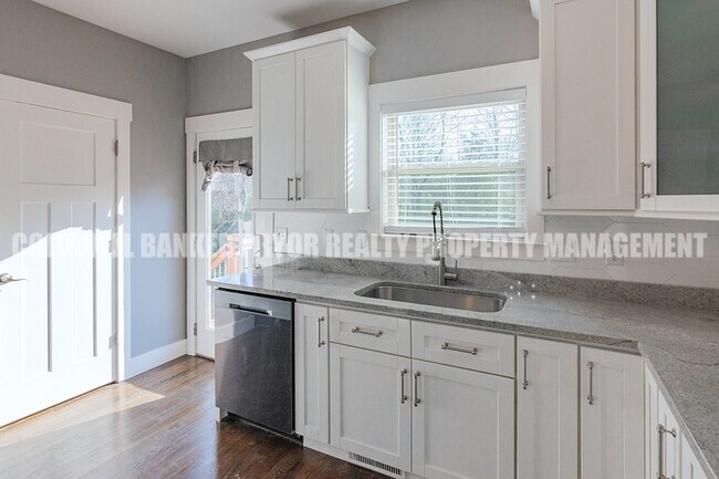 Building Photo - 9618 Shooting Star Cir