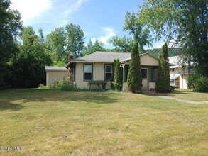 Building Photo - 2001 NY-9N Scenic