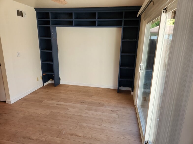 Built in bookcase - 1931 De Vaca Way