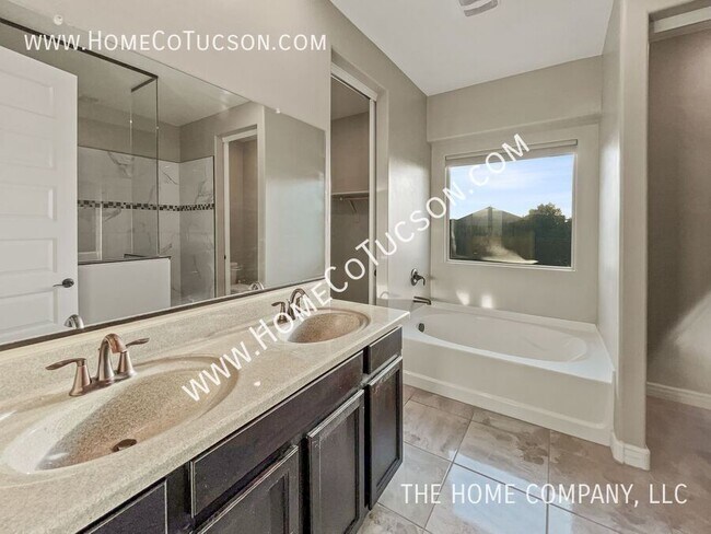 Building Photo - 9915 N Cardon Grande Trail