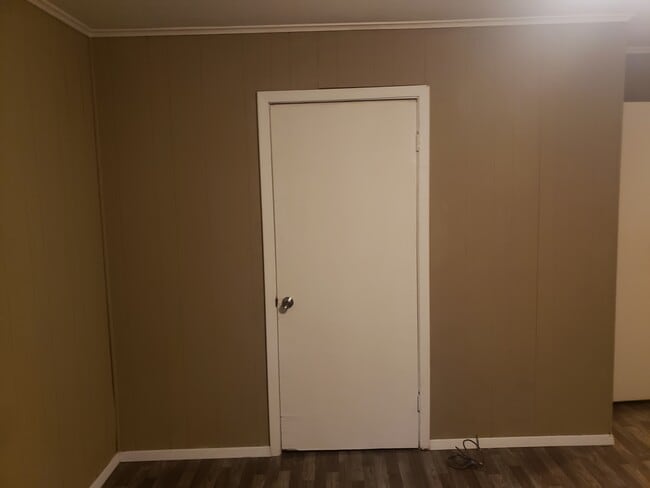 Building Photo - 906 Pierson St