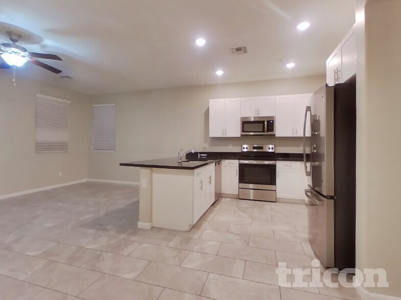 Building Photo - 12570 W Mazatzal Dr