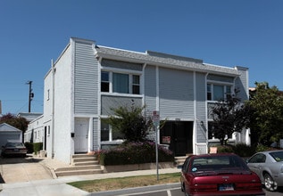 Building Photo - 1711 E Appleton St