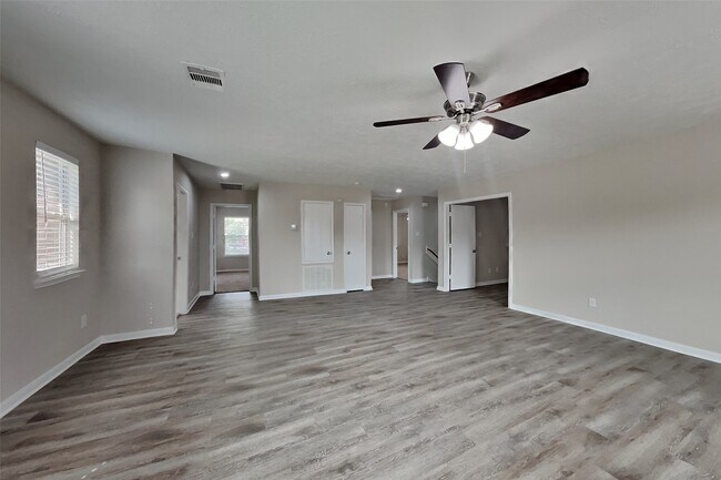 Building Photo - 16218 Range Valley Ln