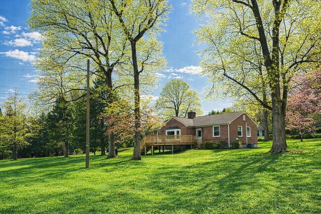 Building Photo - Spacious 4BR Rancher w/ Separate Basement space & Accessible Features – Sudbrook Park