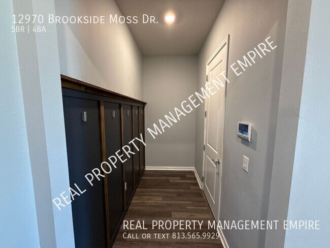 Building Photo - 12970 Brookside Moss Dr