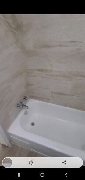 Building Photo - 549 NW Renfro St