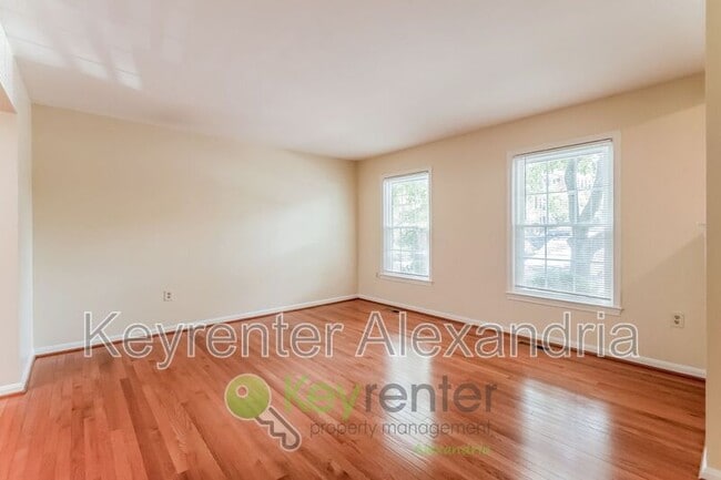 Building Photo - 8239 Dr Craik Ct