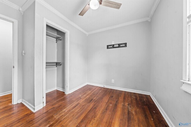 Building Photo - 805 W Arbor Dr NW