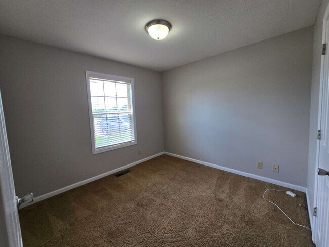 Building Photo - 3225 Veranda Cir
