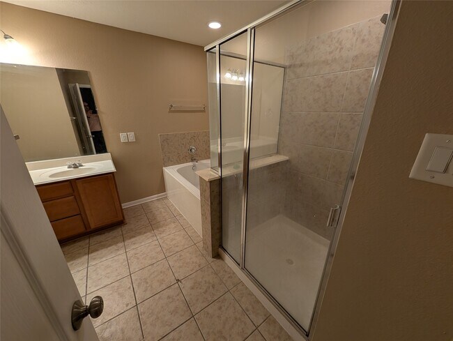 Building Photo - 18920 Sunrise Rnch Ct