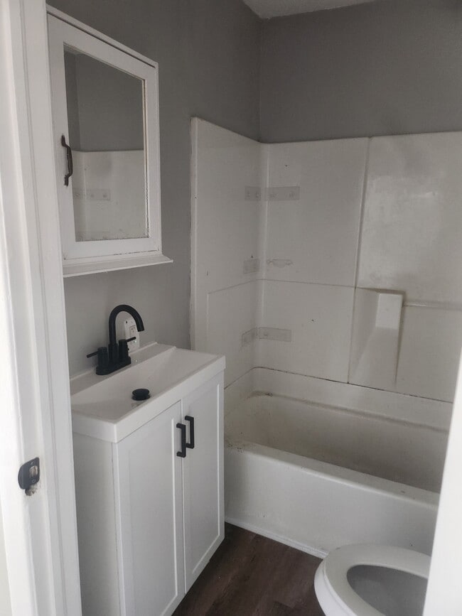 Building Photo - 1119 S Washington Ave