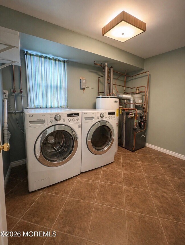 Building Photo - 3430 Bergen Ave