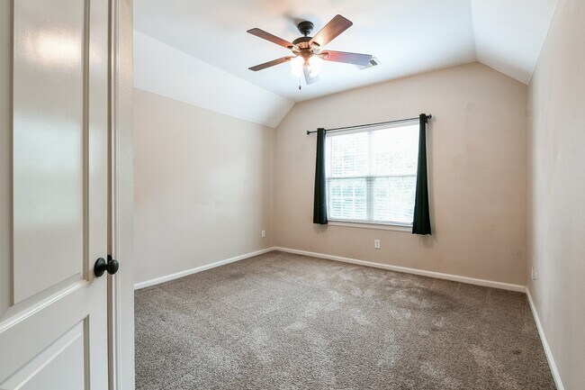 Building Photo - 10506 Chateau Ln