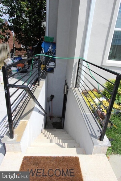 Building Photo - 38 Riggs Rd NE