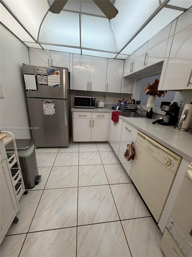 Building Photo - 8415 SW 107th Ave