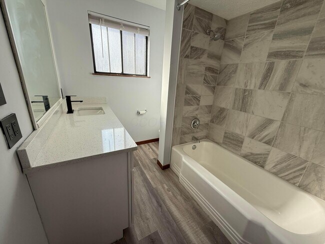 Building Photo - 295 E Whittier St