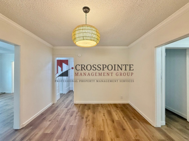 Building Photo - 111 N Gatewood Dr