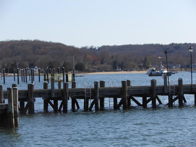 Building Photo - 47 Monroe St