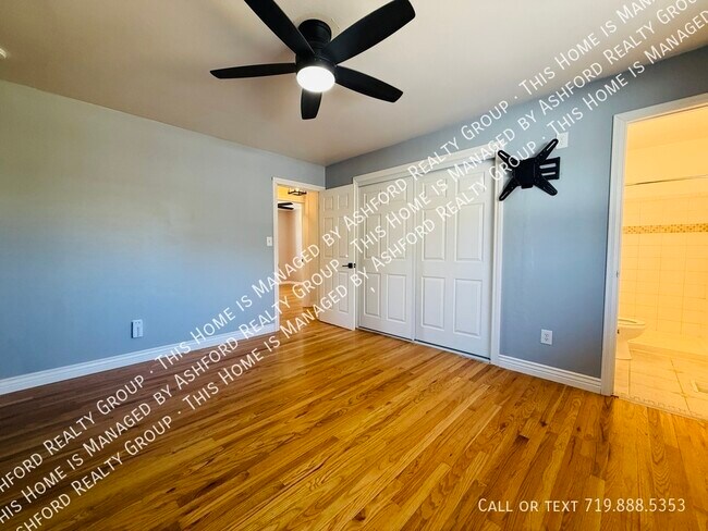 Building Photo - 303 Quebec St