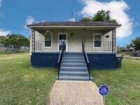 Building Photo - Beautifully Renovated 2 Bedroom 1 Bathroom...