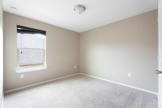 Building Photo - 7300 Ondantra Bnd