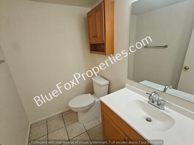 Building Photo - 4122 E Bermuda St