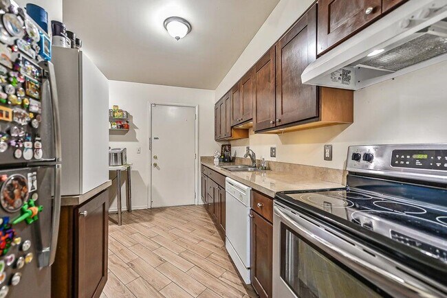 Building Photo - 2553 Meade Ct