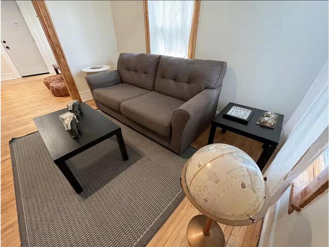 Building Photo - 1211 5th St NE